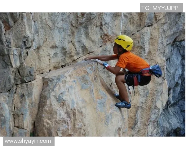 攀岩深度解析上海攀岩队如何实现边路渗透的战术创新与实践 攀岩深度解析上海攀岩队如何实现边路渗透的战术创新与实践