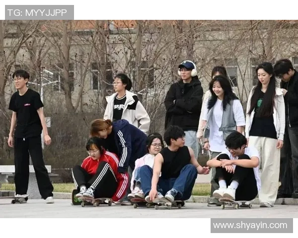 滑板战术解析：成都滑板队如何构建高效防反体系与战术配合